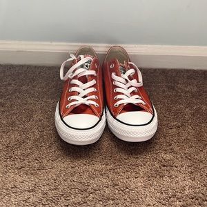 Converse low top roasted carrot women’s size 8